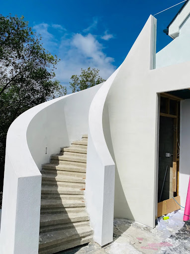 Curved-wall-silicone-rendered-York